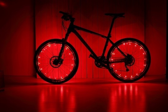 چراغ های ال ای دی اسپک سه بعدی دوچرخه ثابت IPX4 ABS رنگارنگ ضد آب